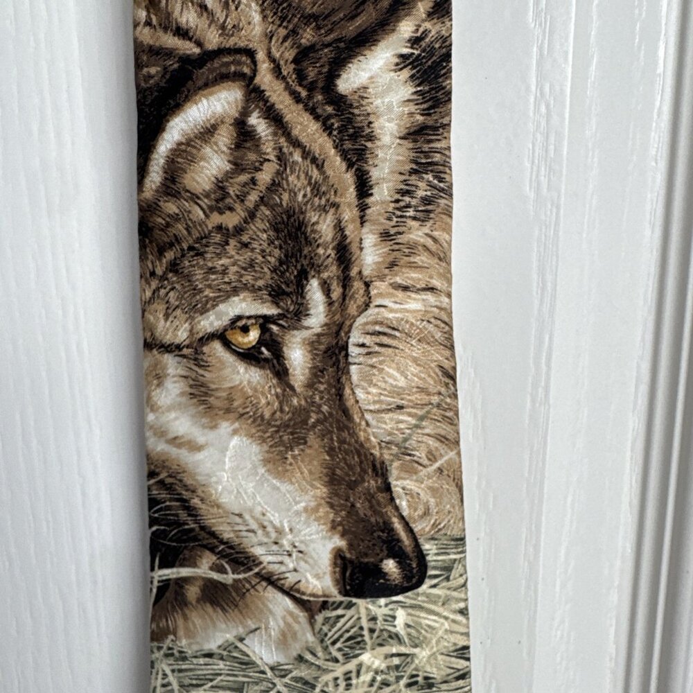 100% Silk Tie Wolf ‘Taking A Break’ John Dawson 1993 Endangered Species